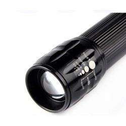 Zoomable Tactical Flashlight 2000 Lumens