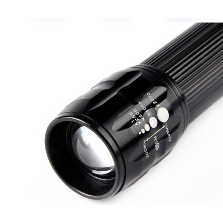 Zoomable Tactical Flashlight 2000 Lumens