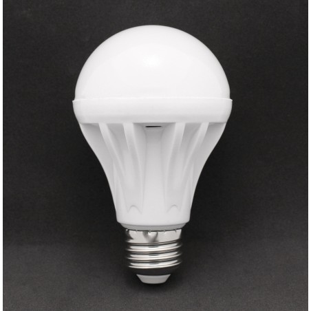 LED Light Bulb - Cool White 7 Watt